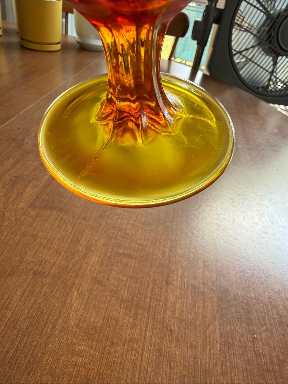 Vintage Fenton thumbprint handkerchief vase - Picture 7 of 11